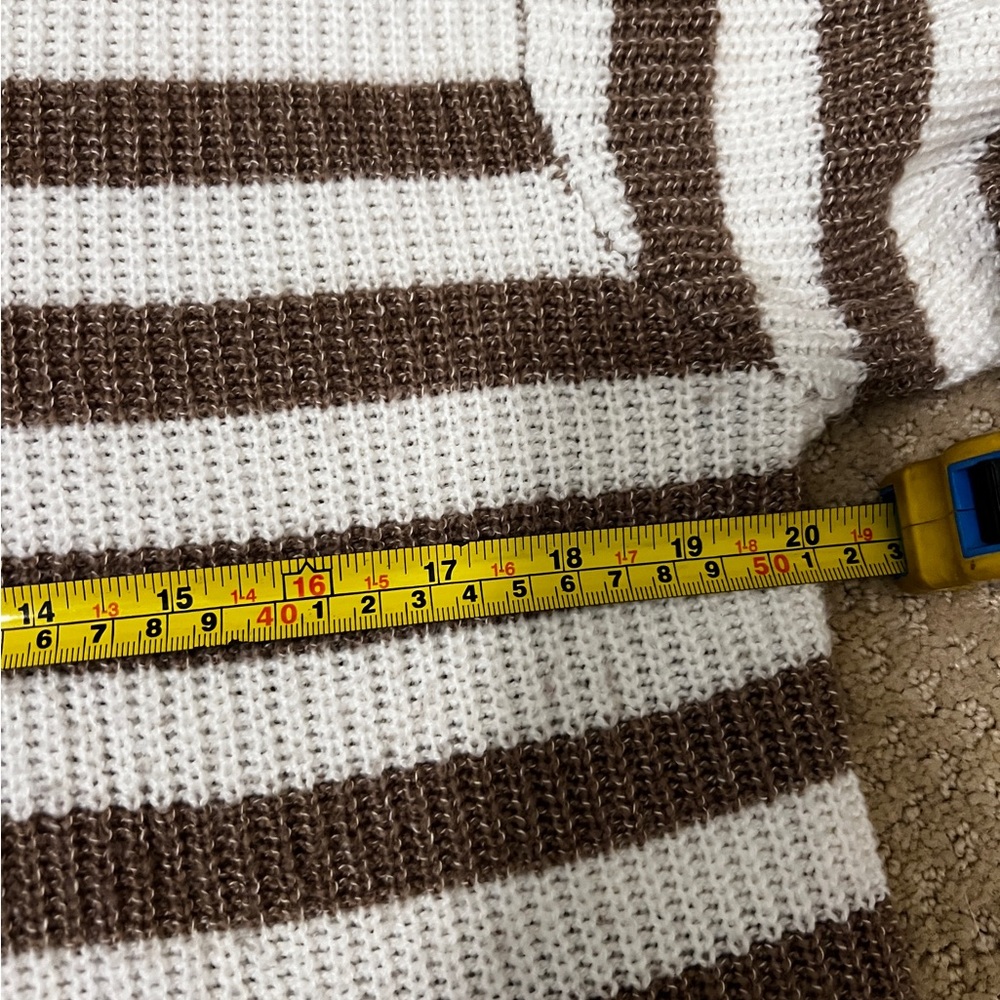 Sweater - Picture 6 of 6